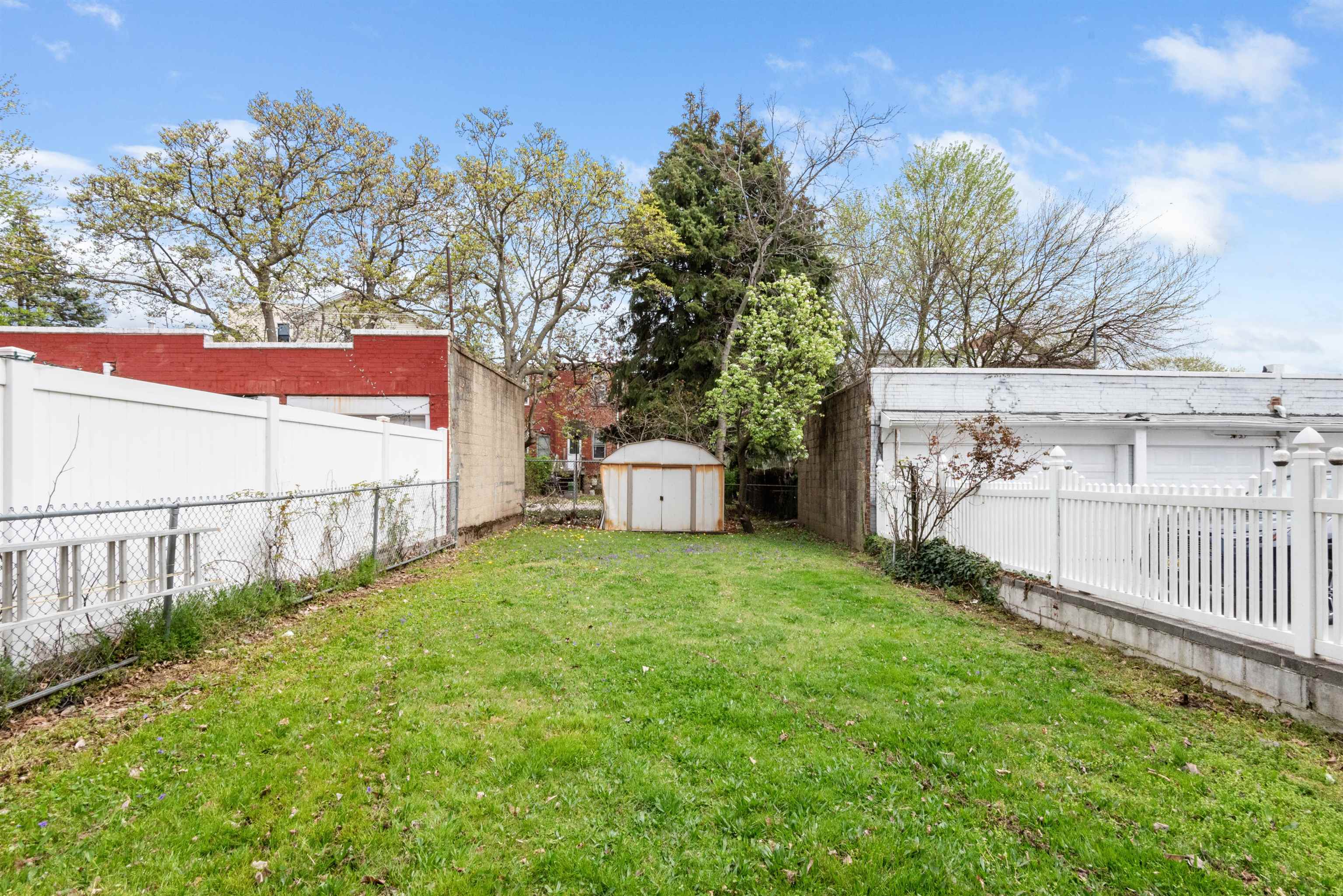 26 WINFIELD AVE