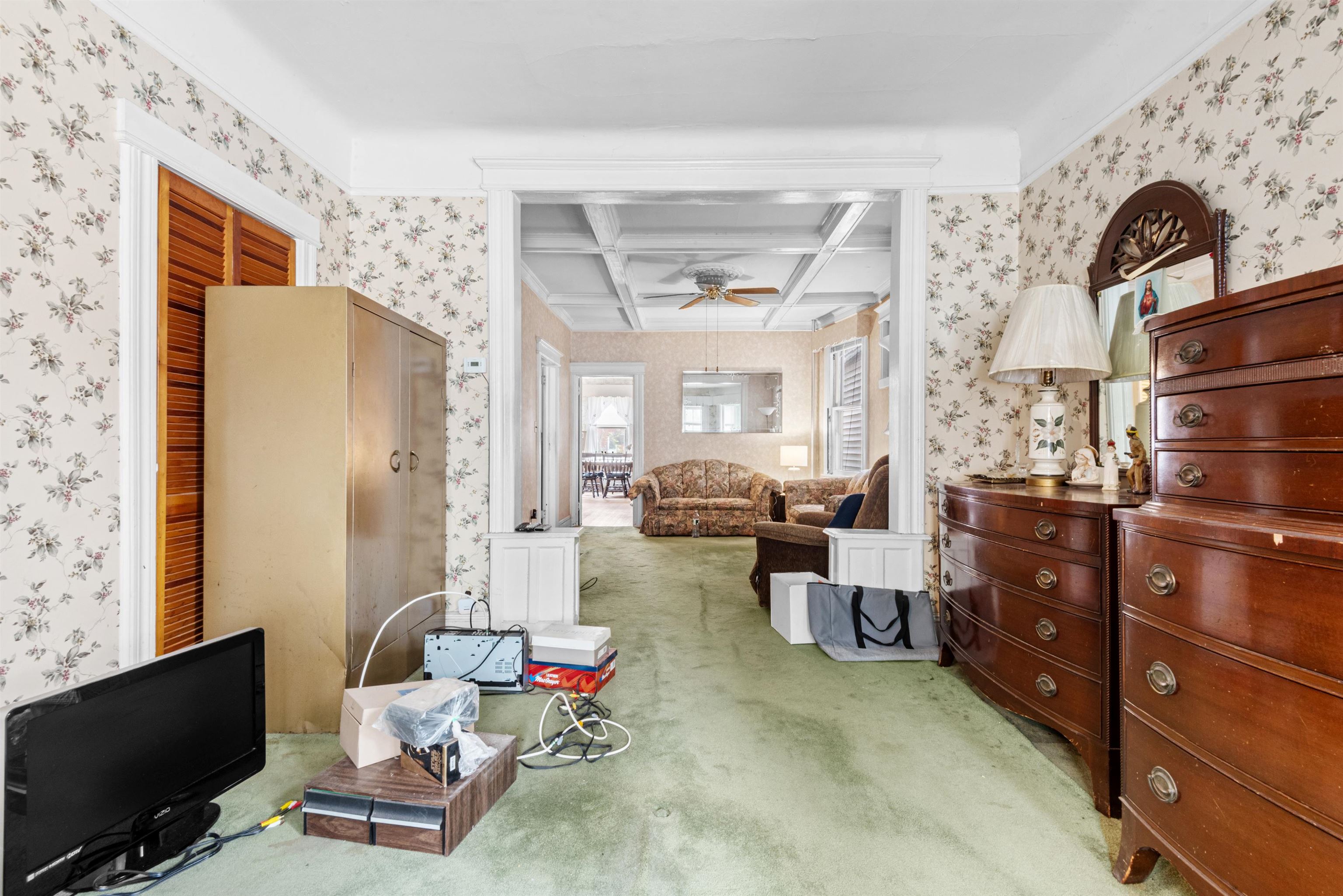 26 WINFIELD AVE