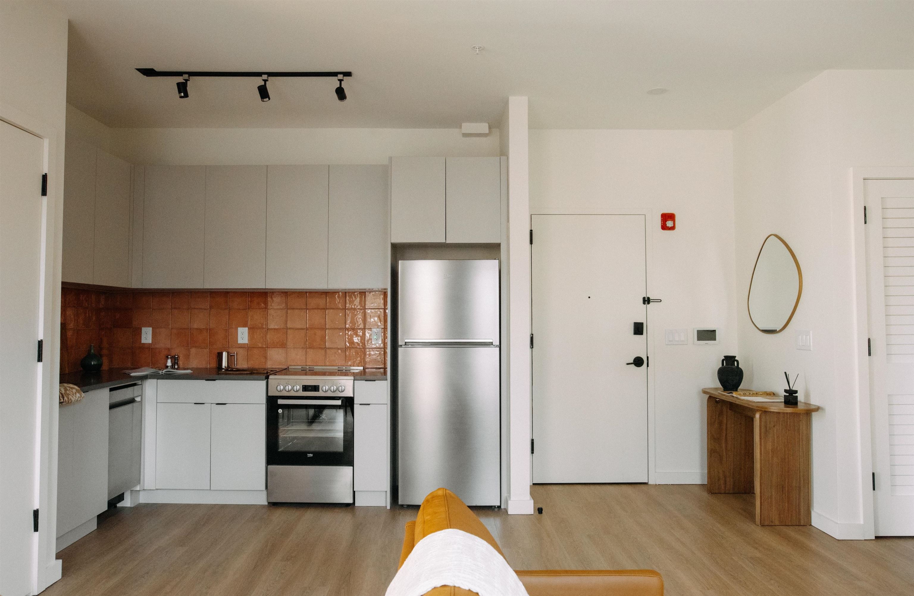 328 PACIFIC AVE Unit: 370