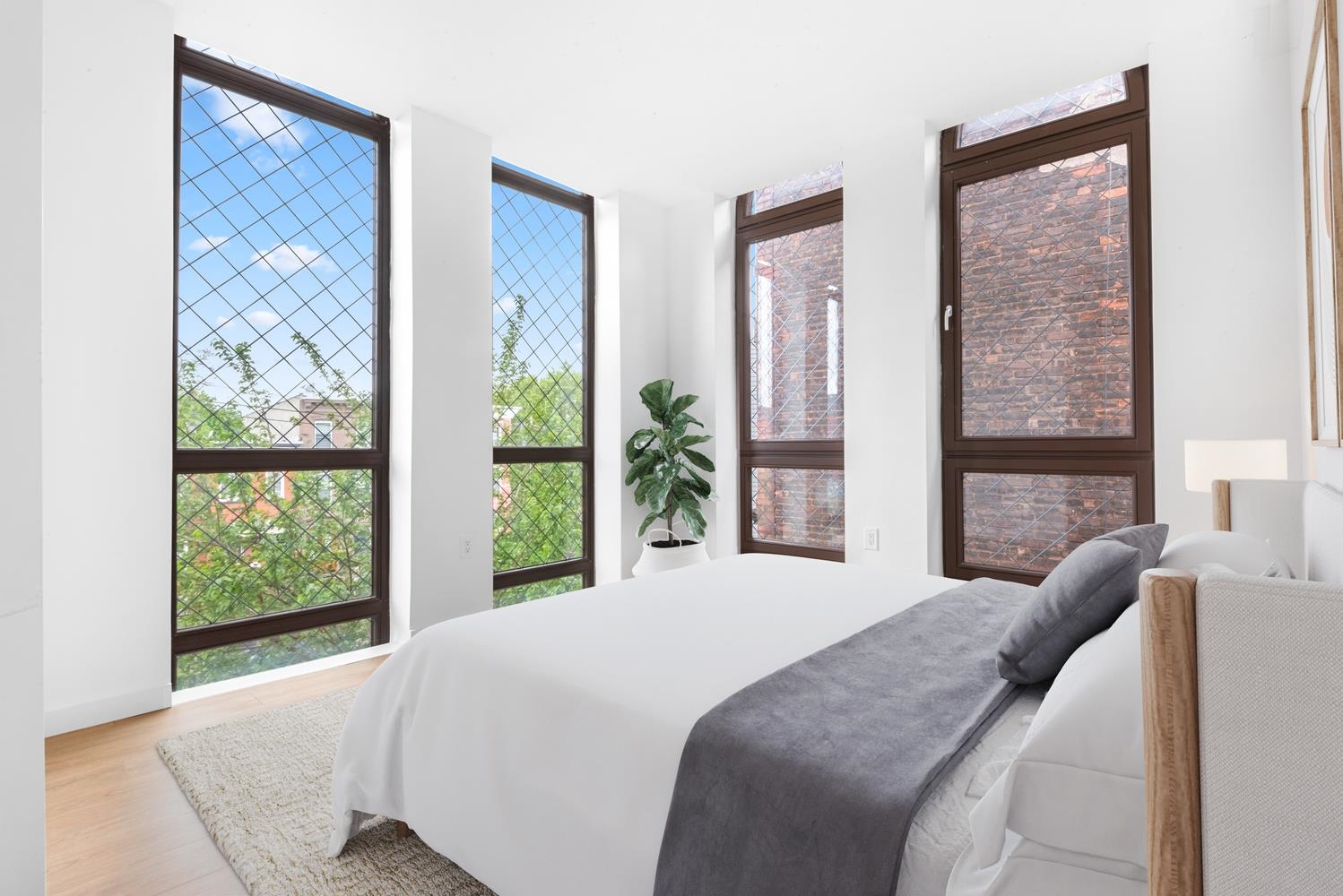 328 PACIFIC AVE Unit: 206