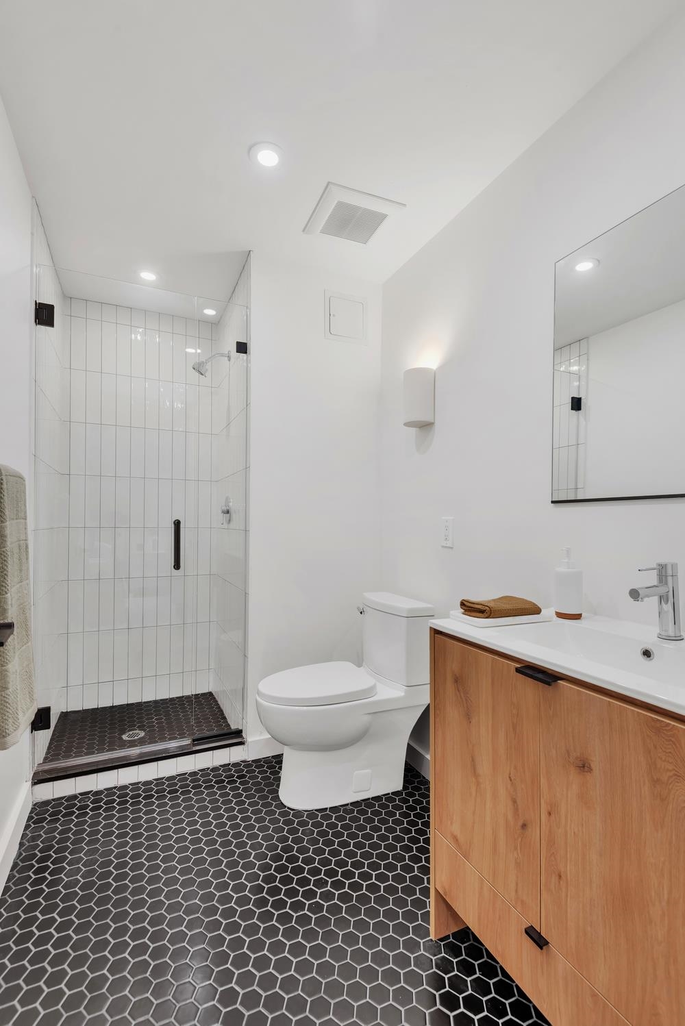 328 PACIFIC AVE Unit: B40