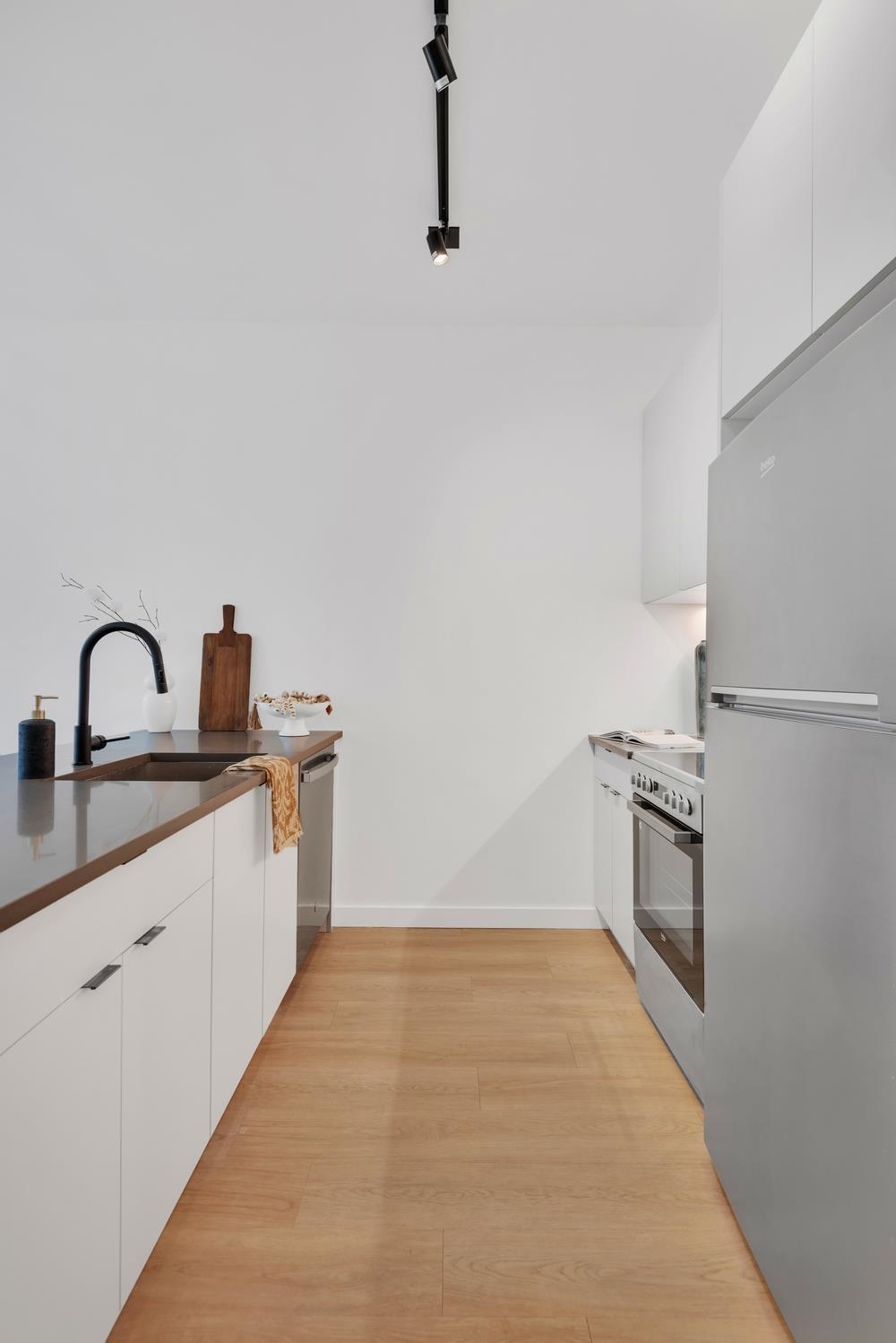 328 PACIFIC AVE Unit: B40