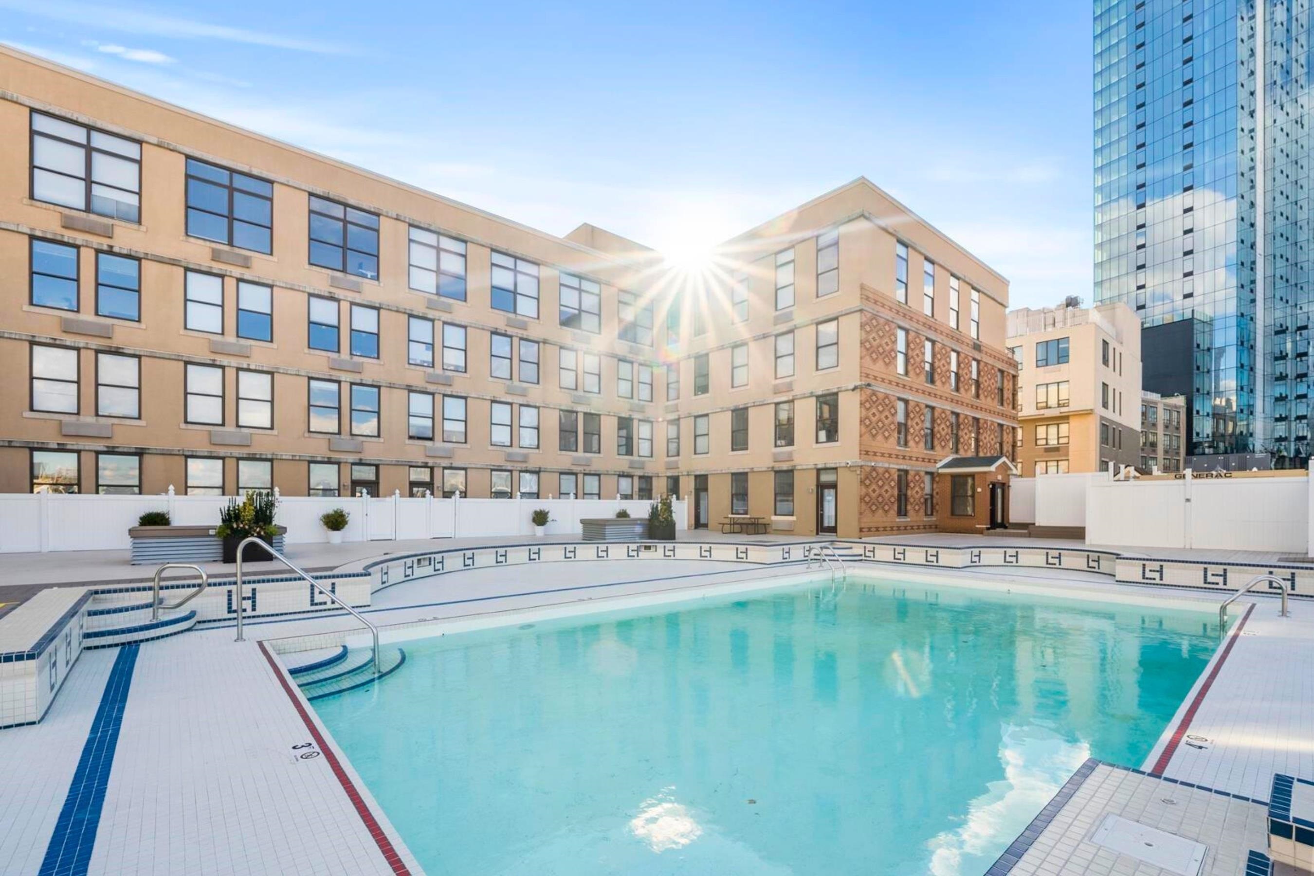10 REGENT ST Unit: 704