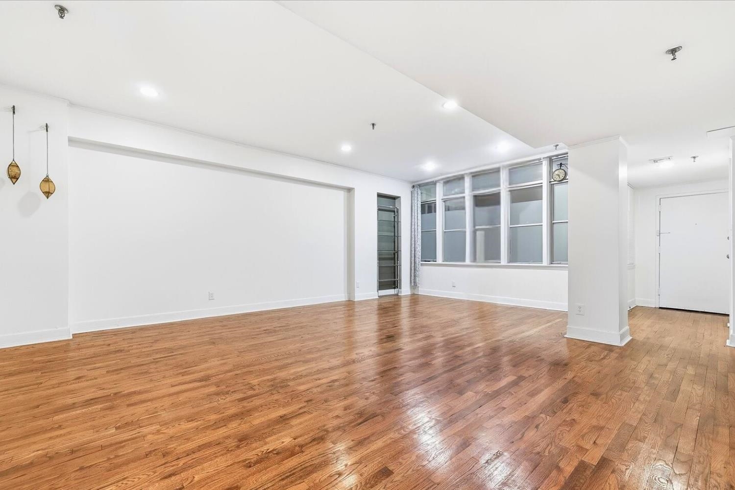 357 VARICK ST Unit: 123B