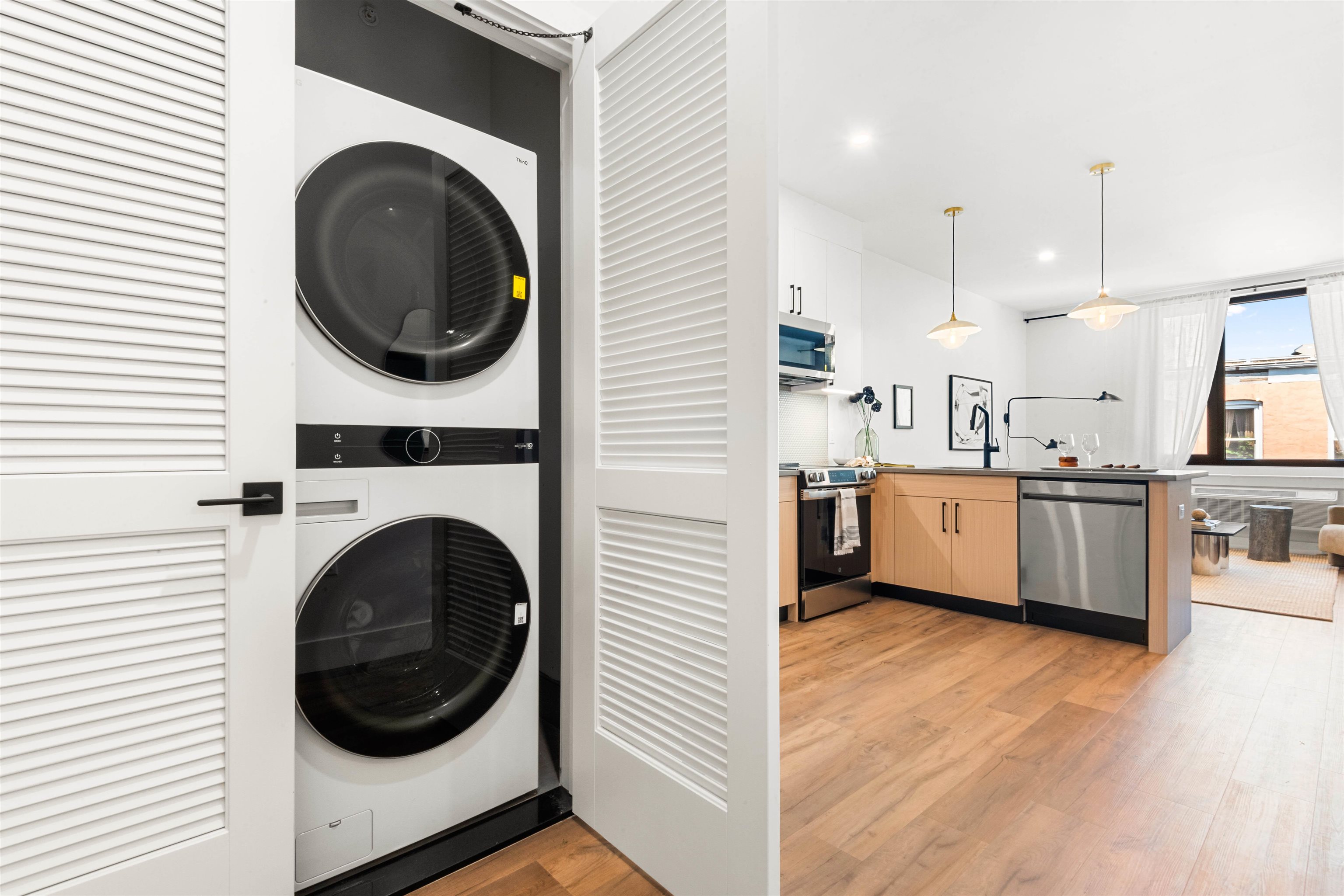 500 COMMUNIPAW AVE Unit: 556