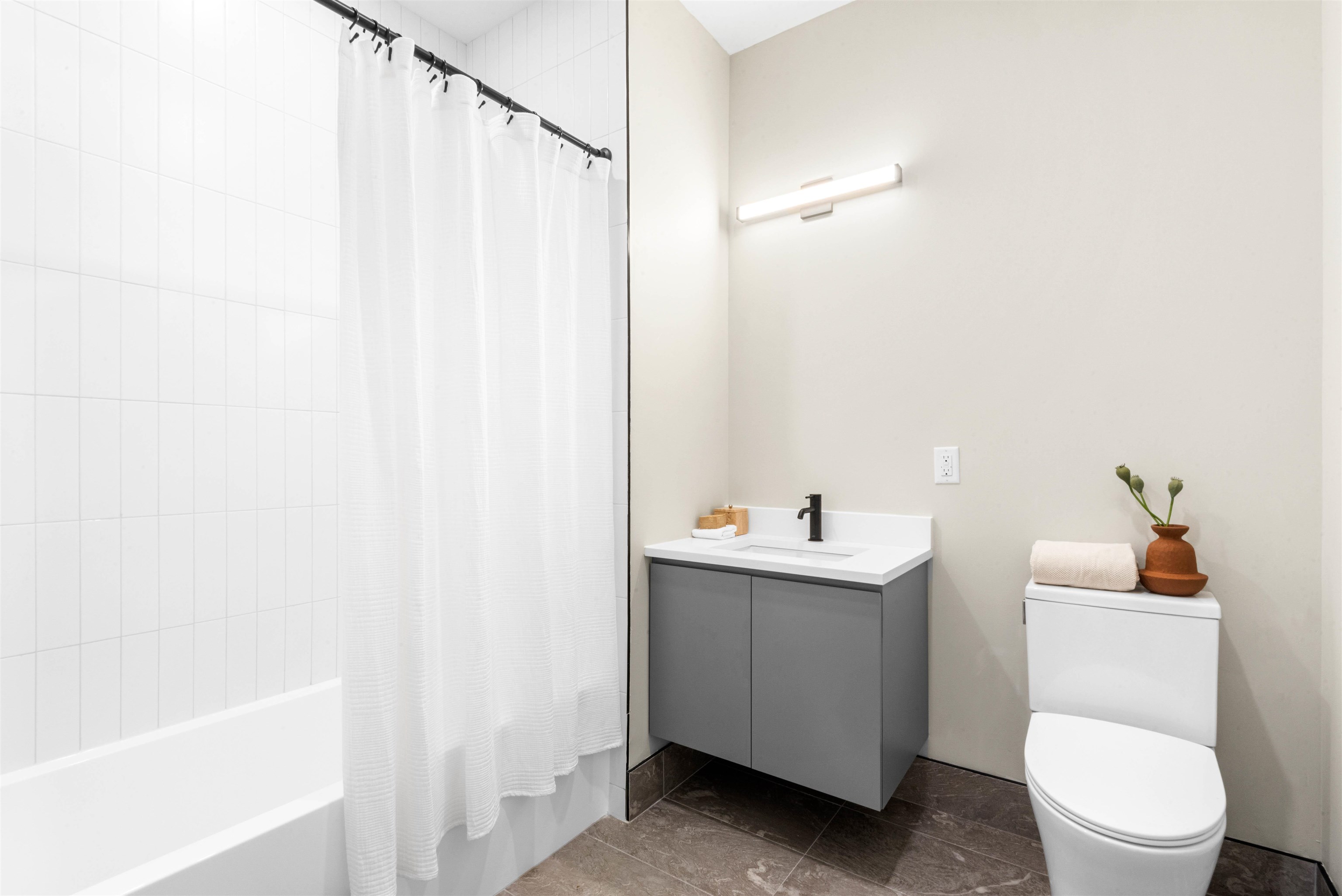 500 COMMUNIPAW AVE Unit: 556