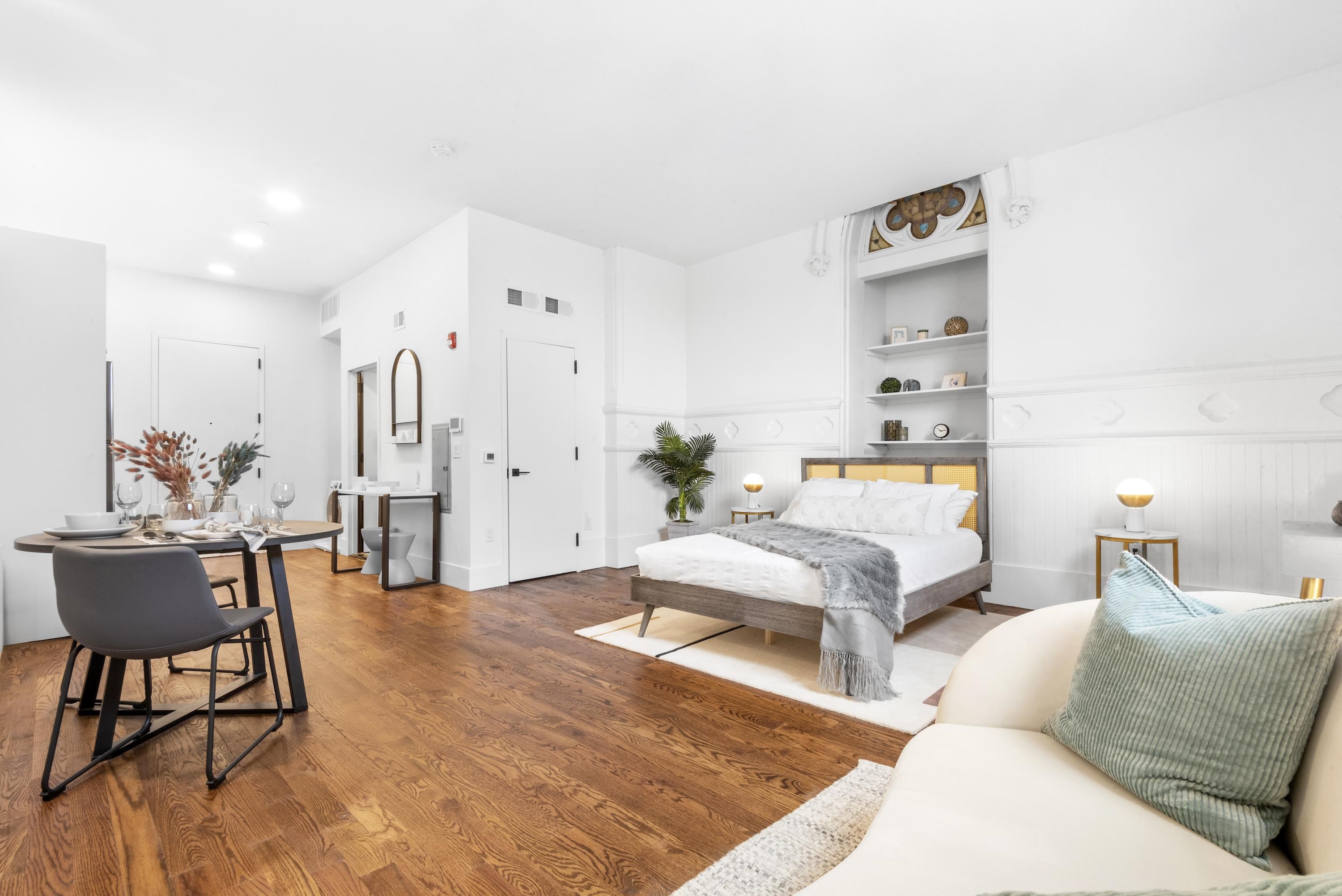 380 MONTGOMERY ST Unit: 102