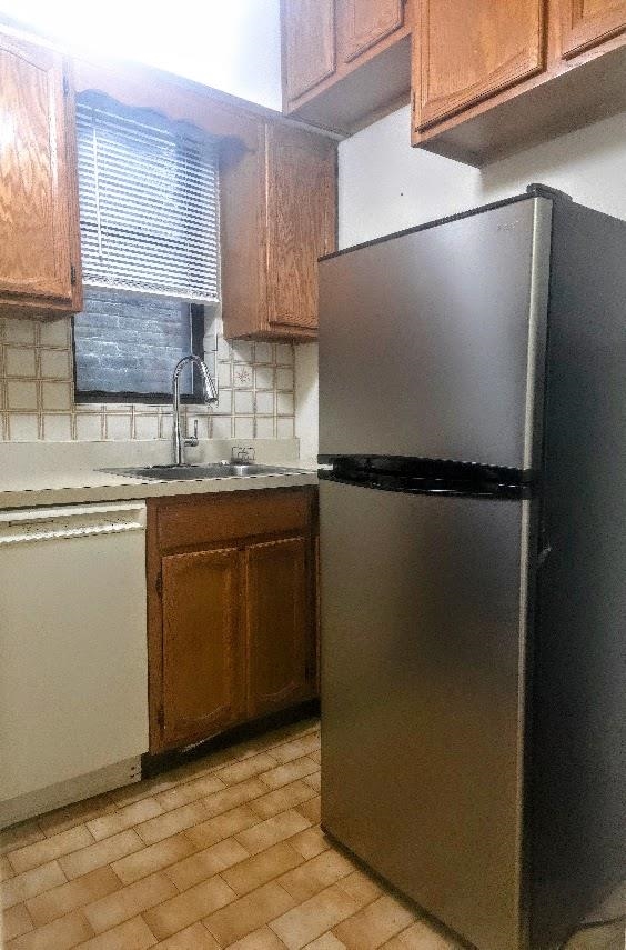 496 PAVONIA AVE Unit: 3B