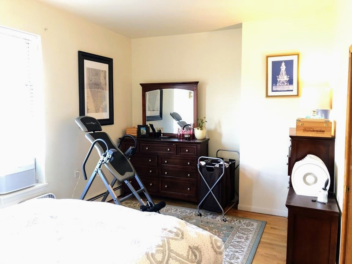 496 PAVONIA AVE Unit: 3B