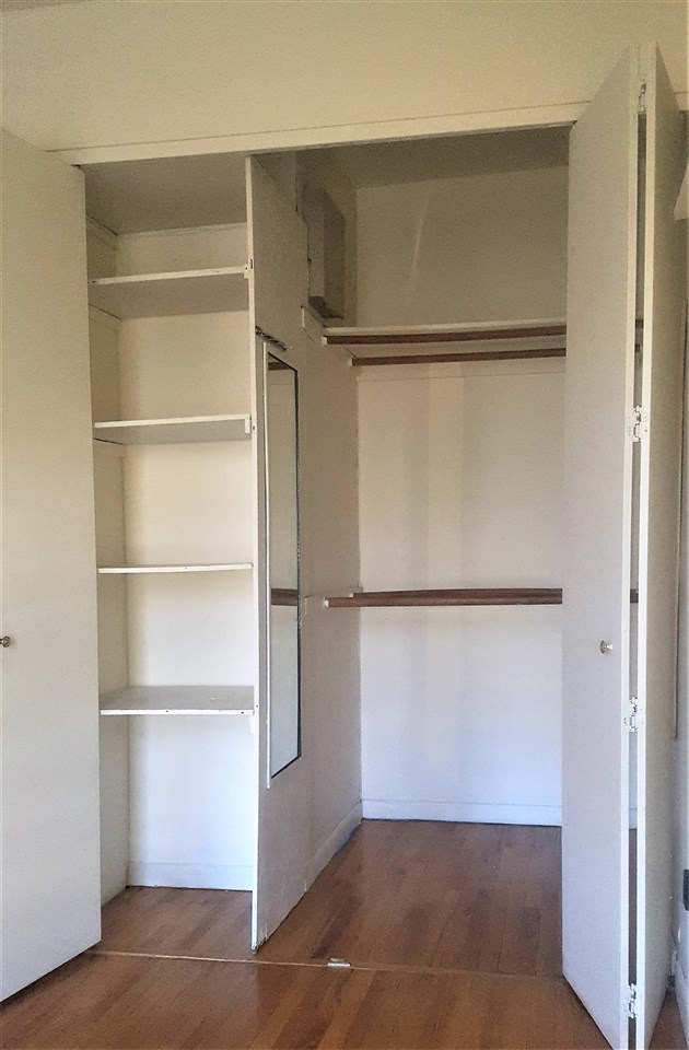 496 PAVONIA AVE Unit: 3B