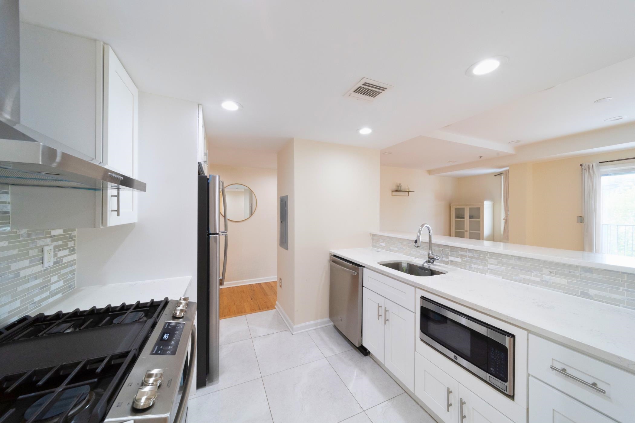 920 JEFFERSON ST Unit: 506