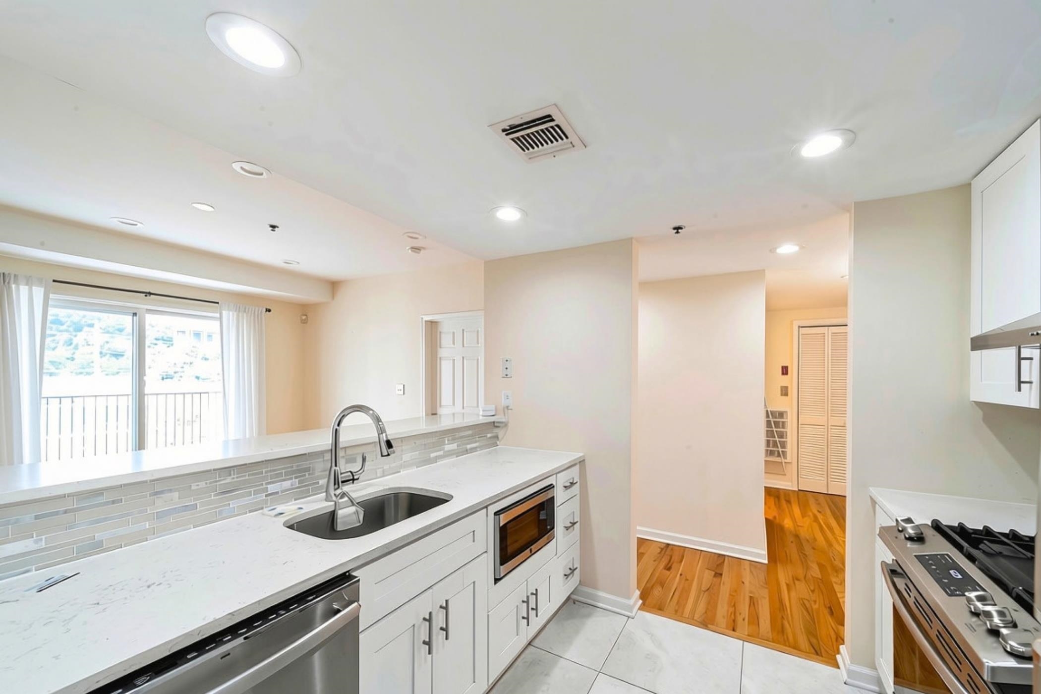 920 JEFFERSON ST Unit: 506