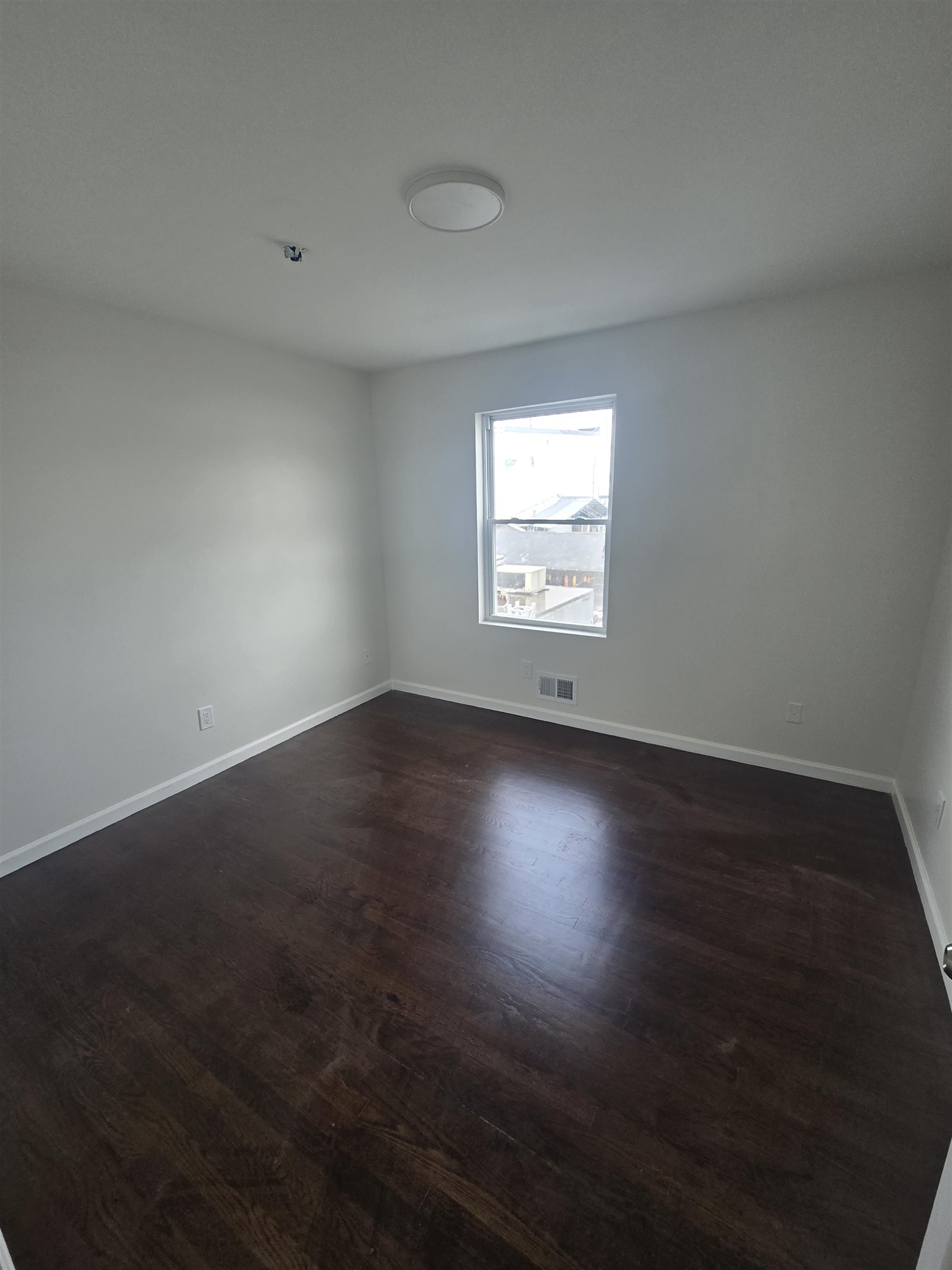 596 70TH ST Unit: 1