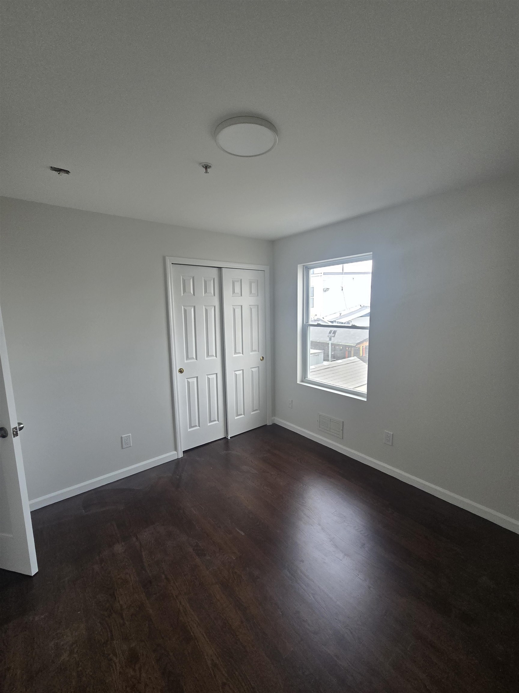 596 70TH ST Unit: 1