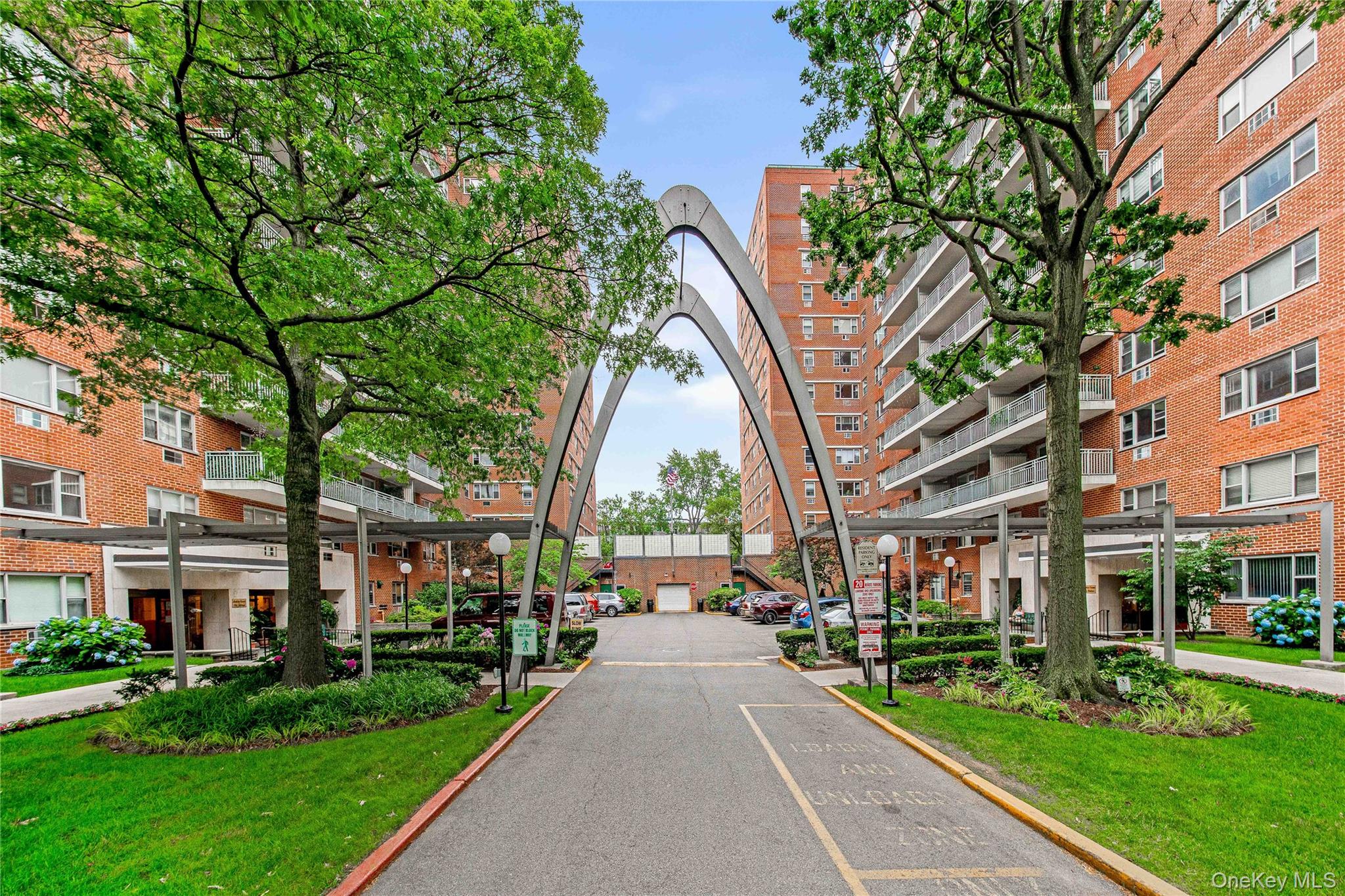 52-30 39th Drive Unit: 7M