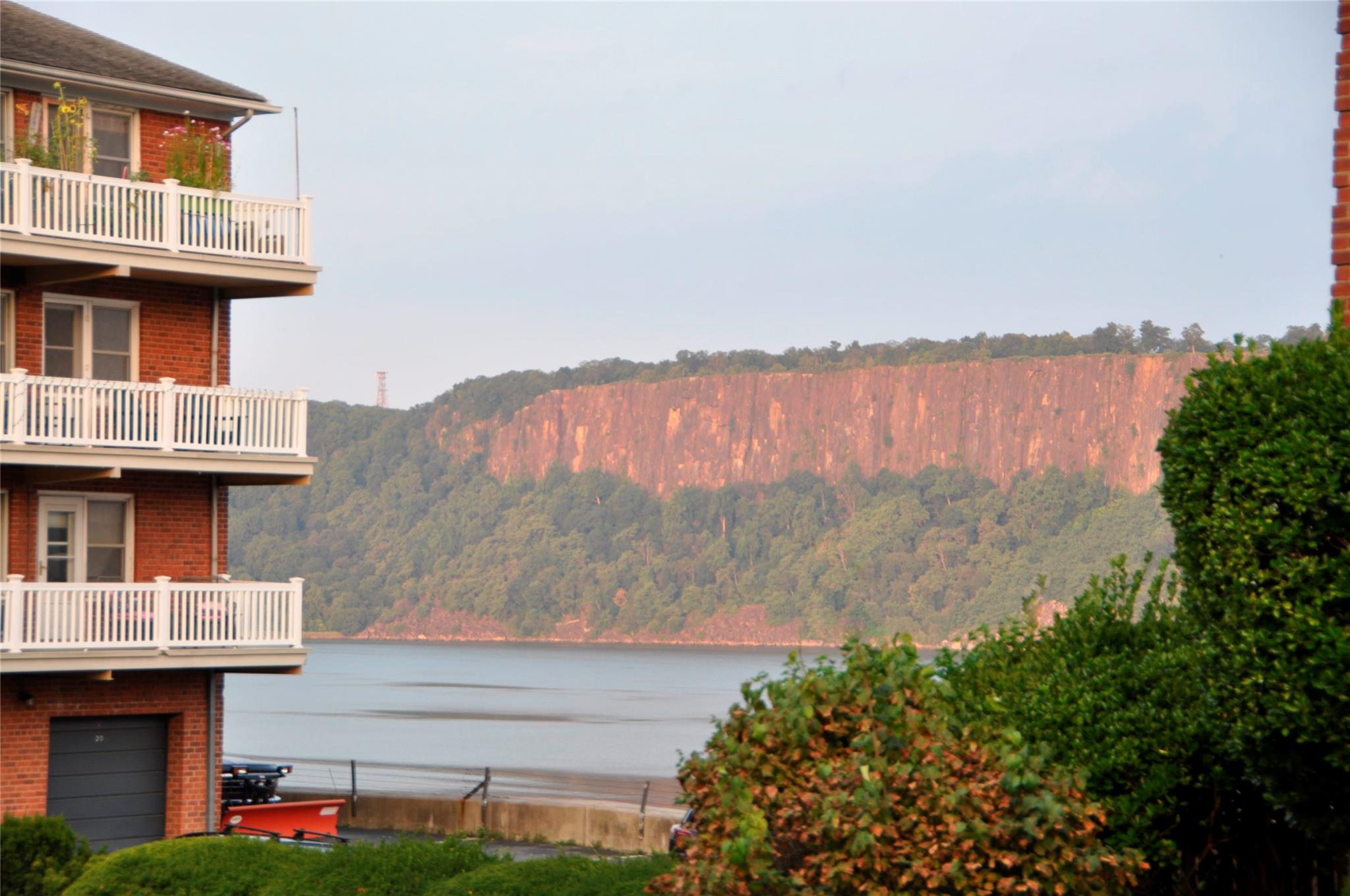 31 Maple Avenue Unit: 1A