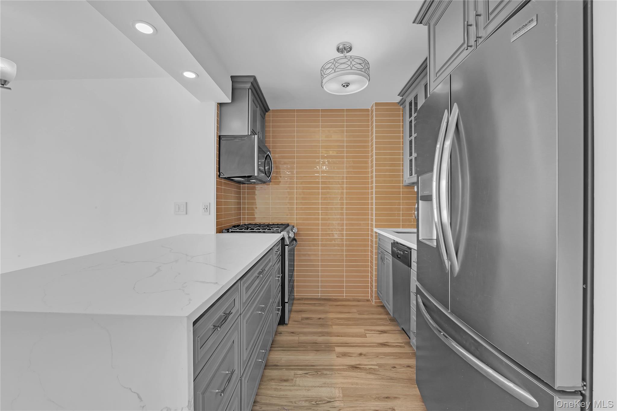 4-74 48th Avenue Unit: 25M