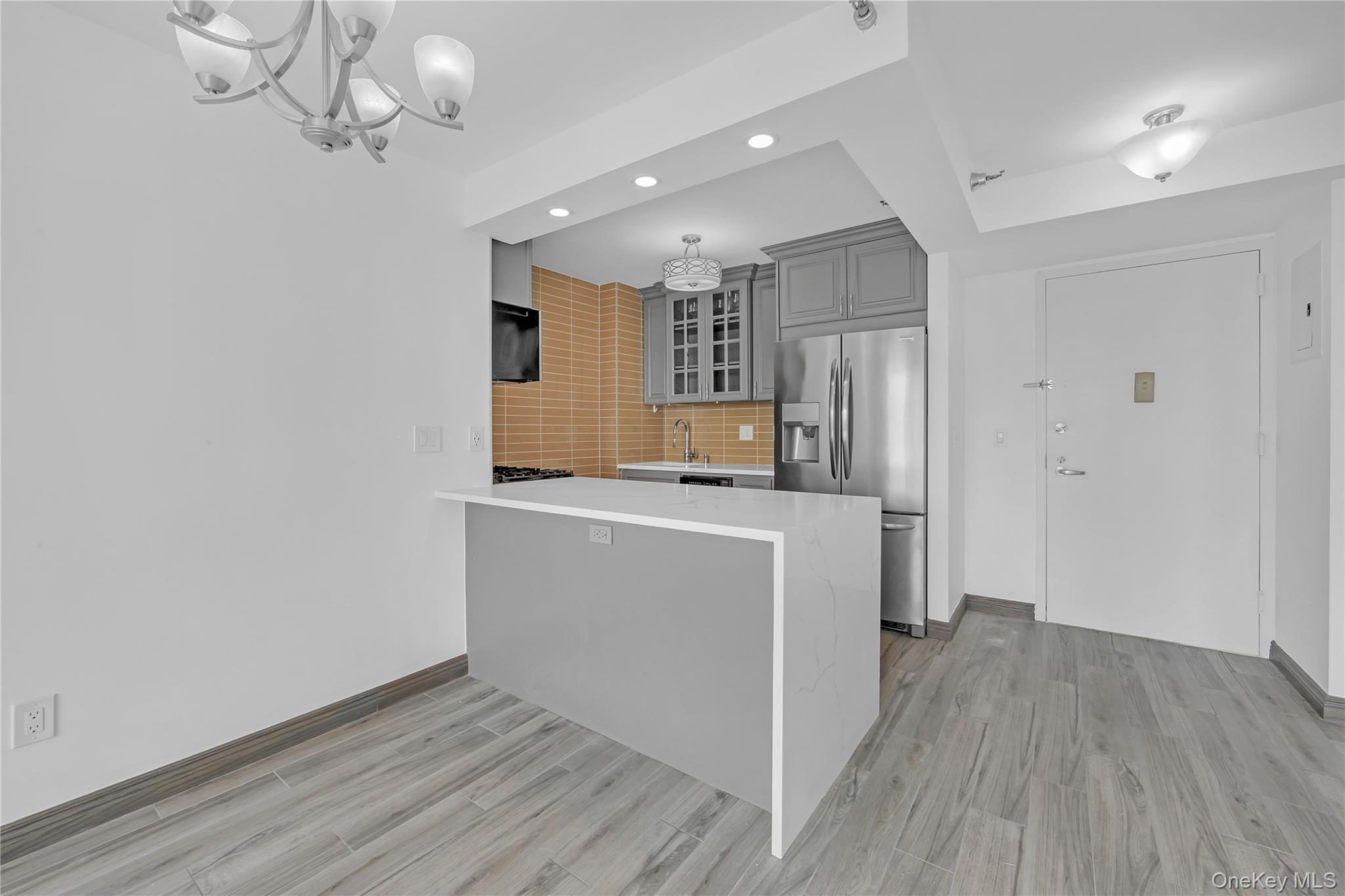 4-74 48th Avenue Unit: 25M