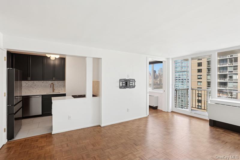 4-74 48th Avenue Unit: 21E