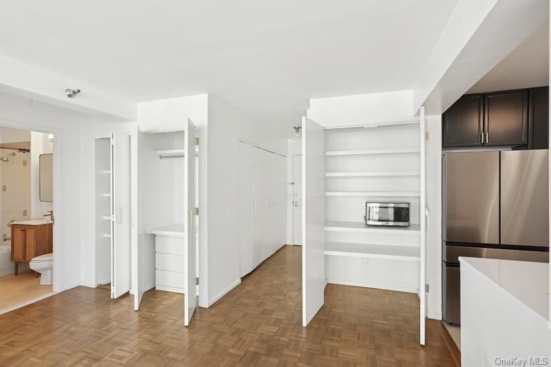 4-74 48th Avenue Unit: 21E