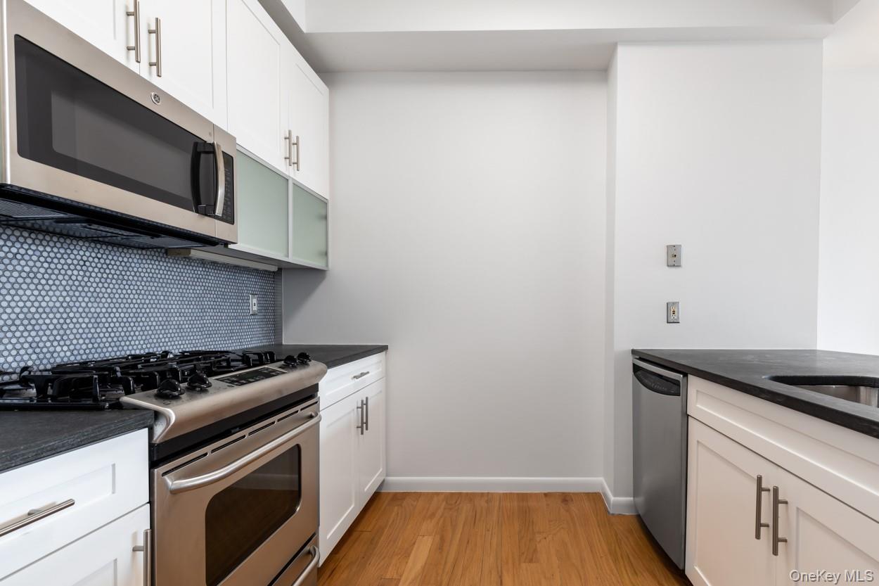 48-21 5th Street Unit: 4M