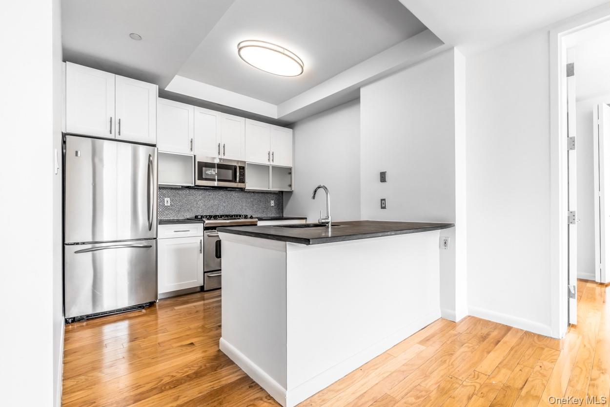 48-21 5th Street Unit: 4M