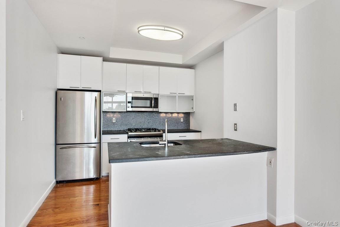 48-21 5th Street Unit: 4M