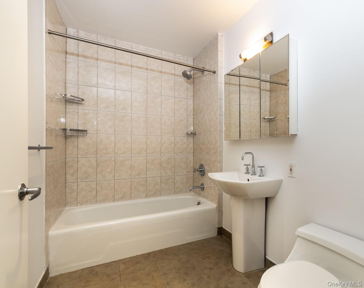 48-21 5th Street Unit: 4M