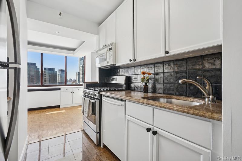 4-74 48th Avenue Unit: 19A