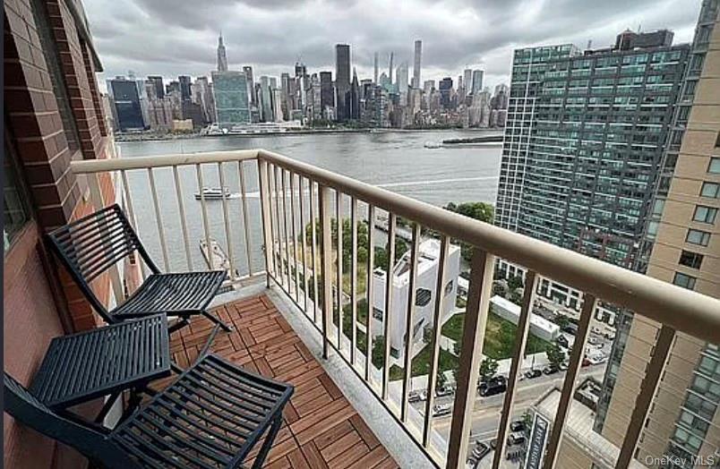 4-74 48th Avenue Unit: 28C