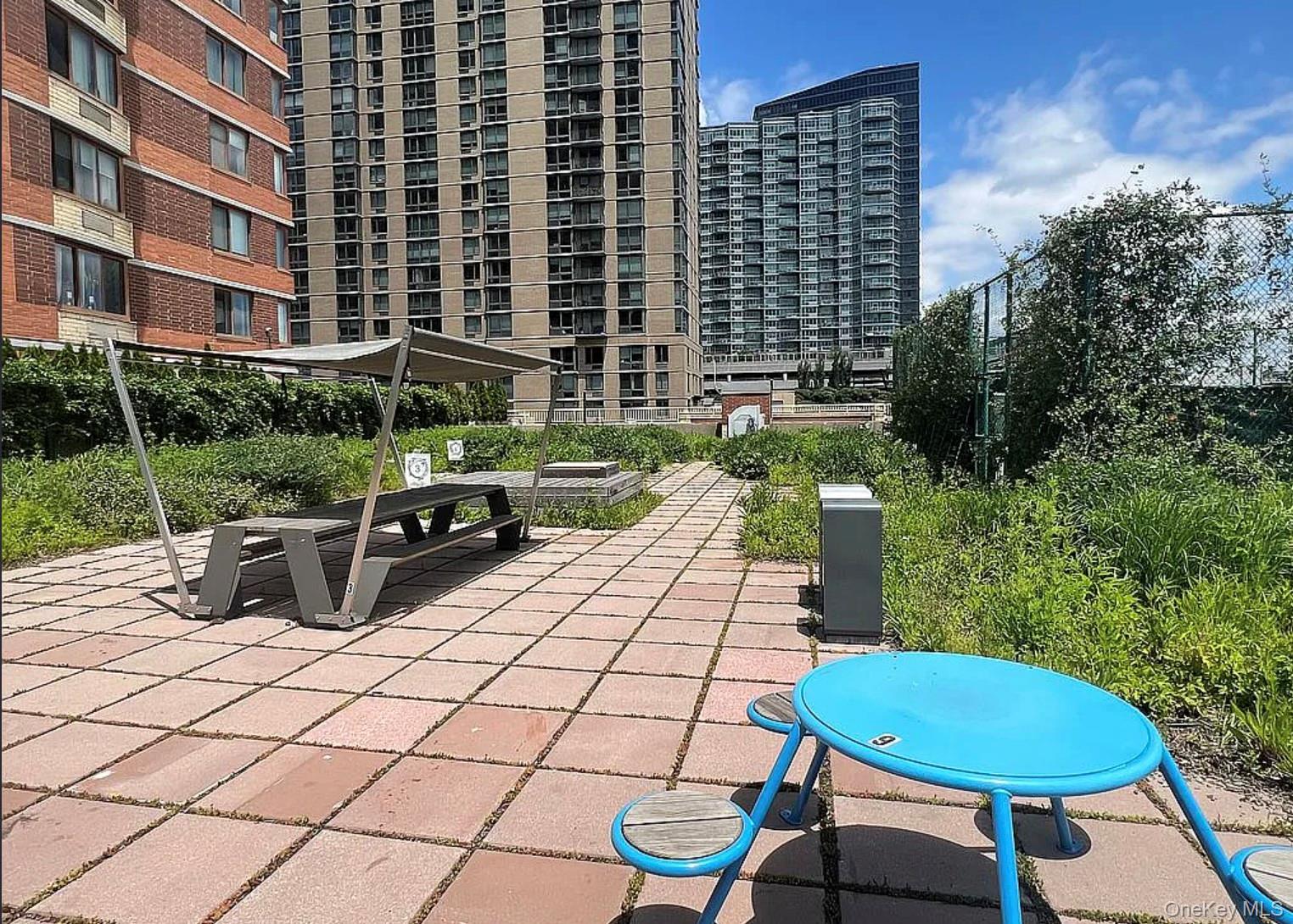 4-74 48th Avenue Unit: 28C