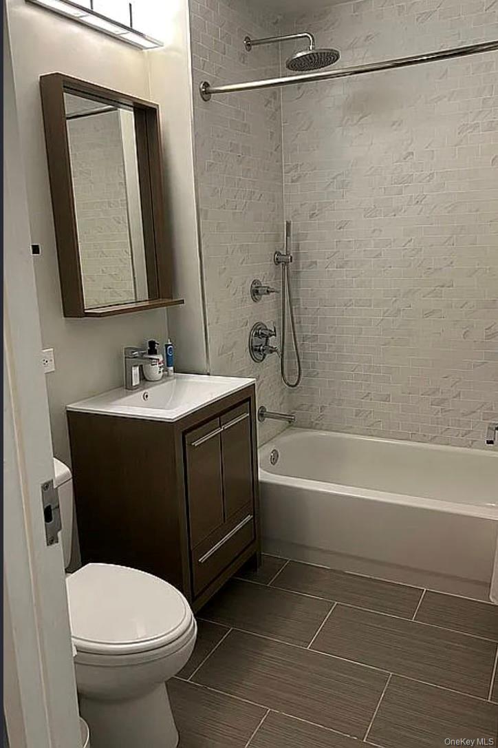 4-74 48th Avenue Unit: 28C