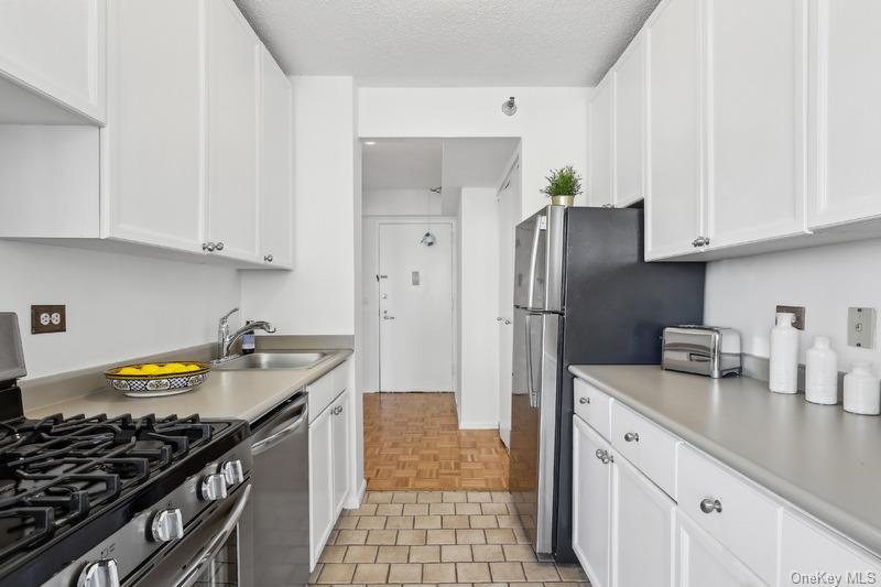 4-74 48th Avenue Unit: 35F