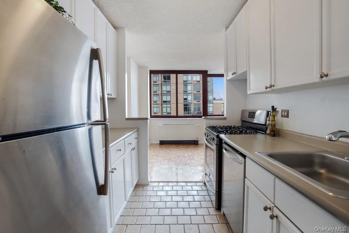 4-74 48th Avenue Unit: 35F