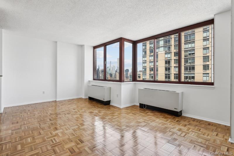 4-74 48th Avenue Unit: 35F