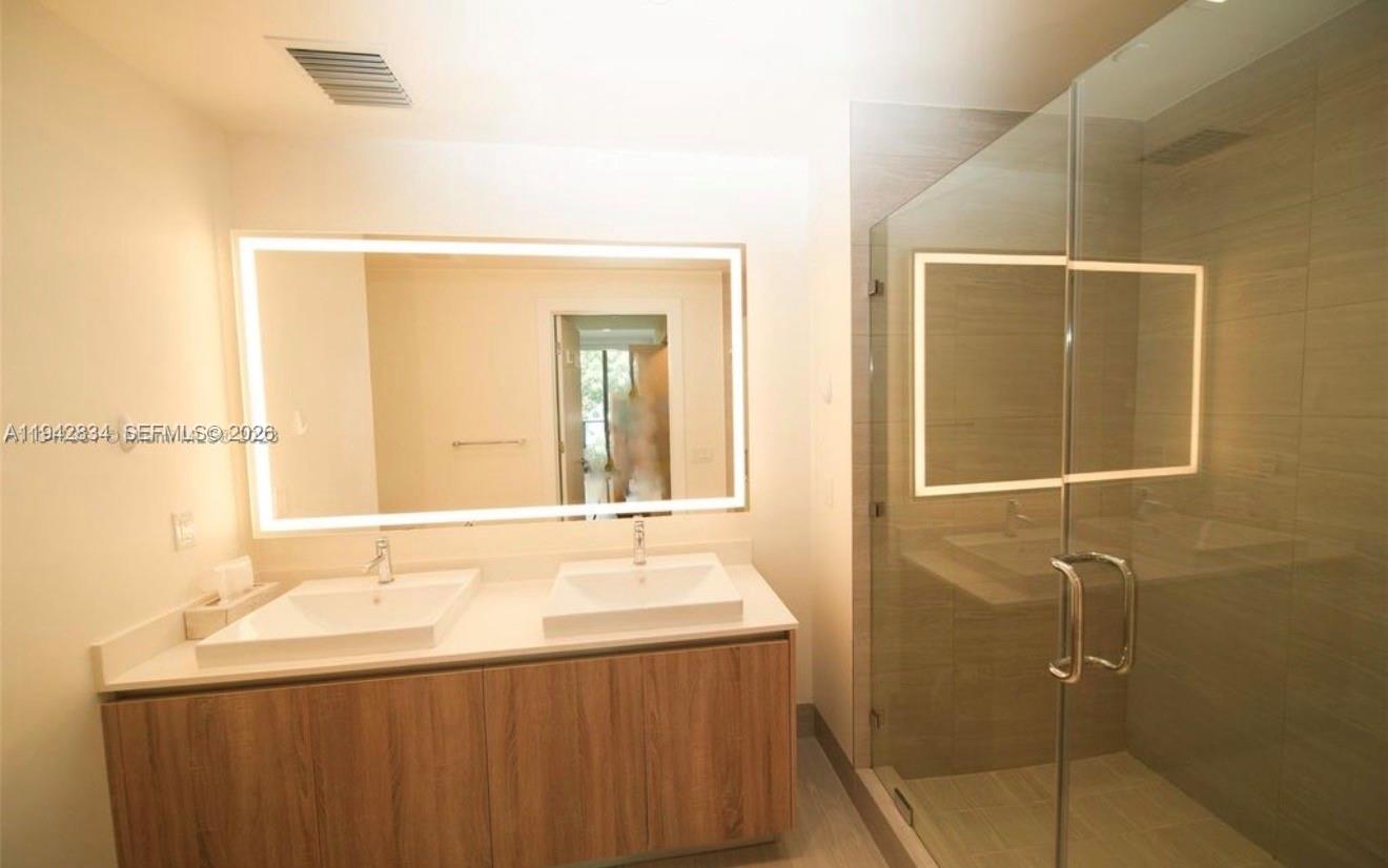 2960 NE 207th St # 610