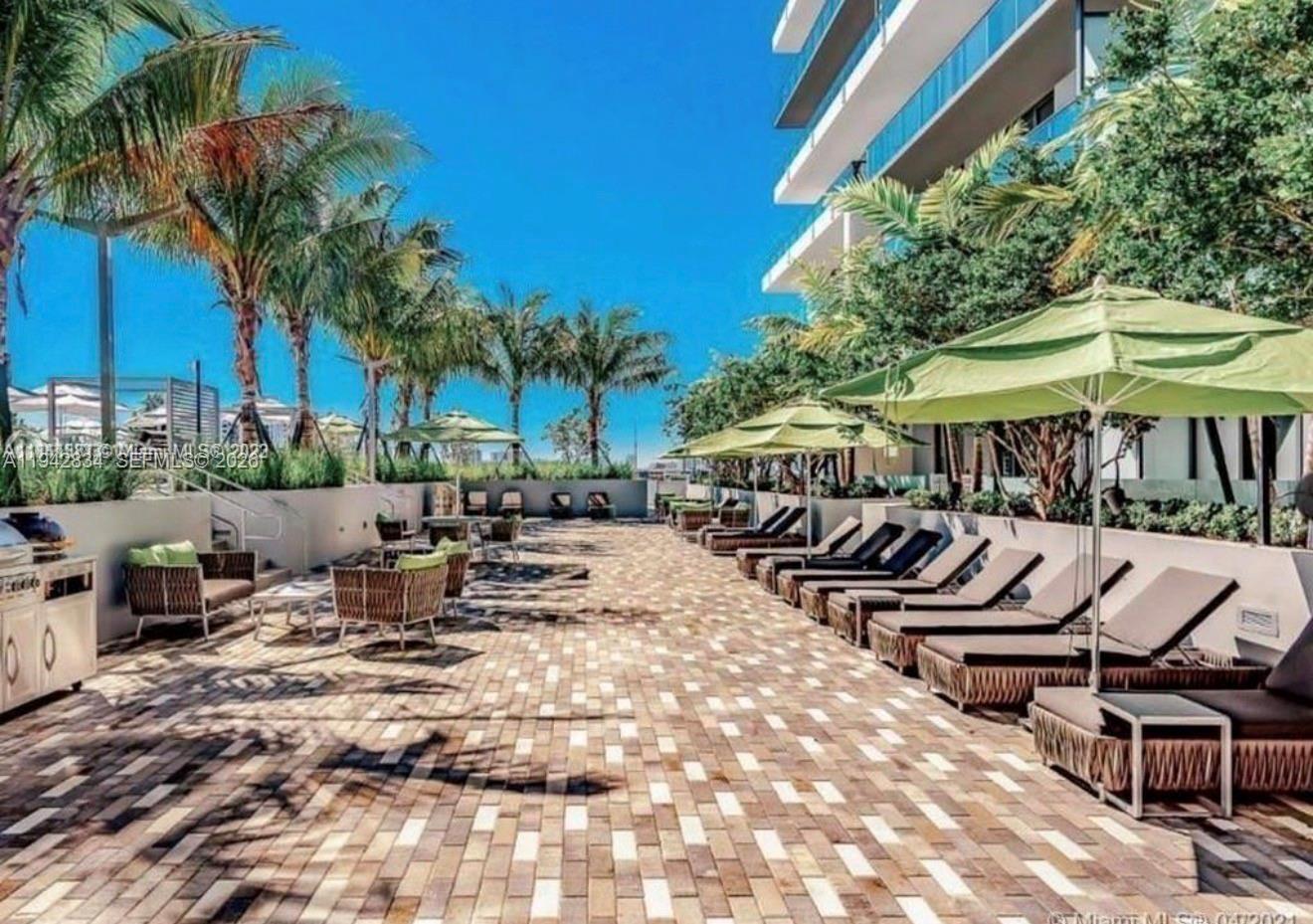 2960 NE 207th St # 610