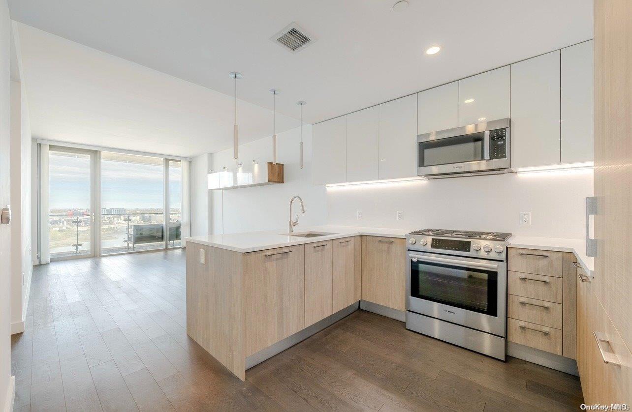 131-05 40th Road Unit: 15B