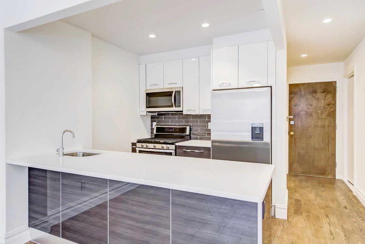 525 Myrtle Avenue 302