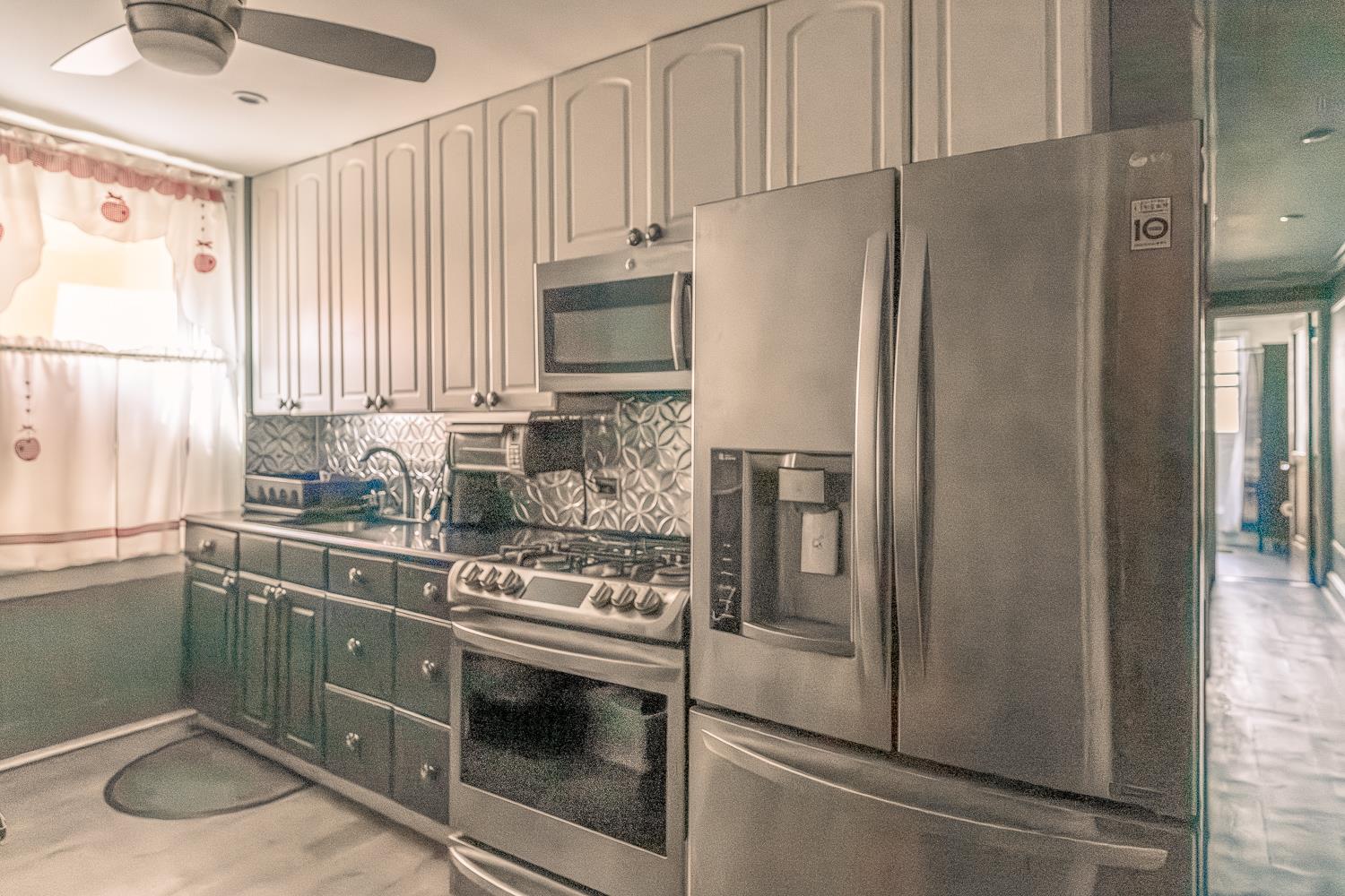 25-68 34th Street Building