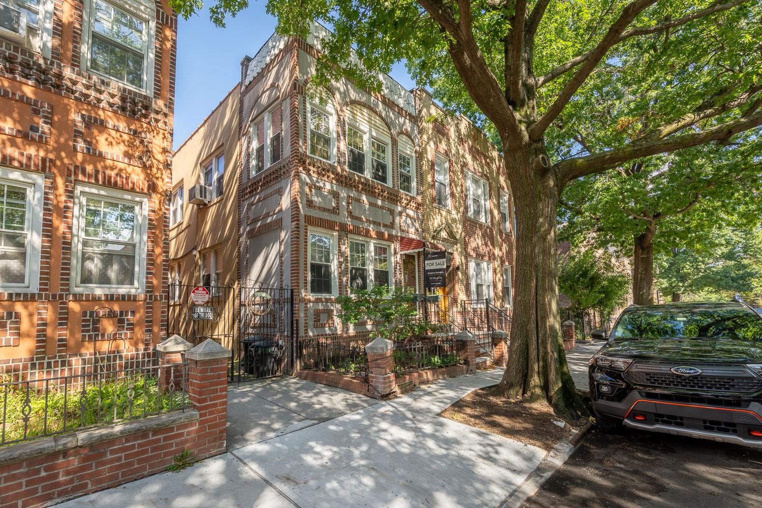 25-68 34th Street Building