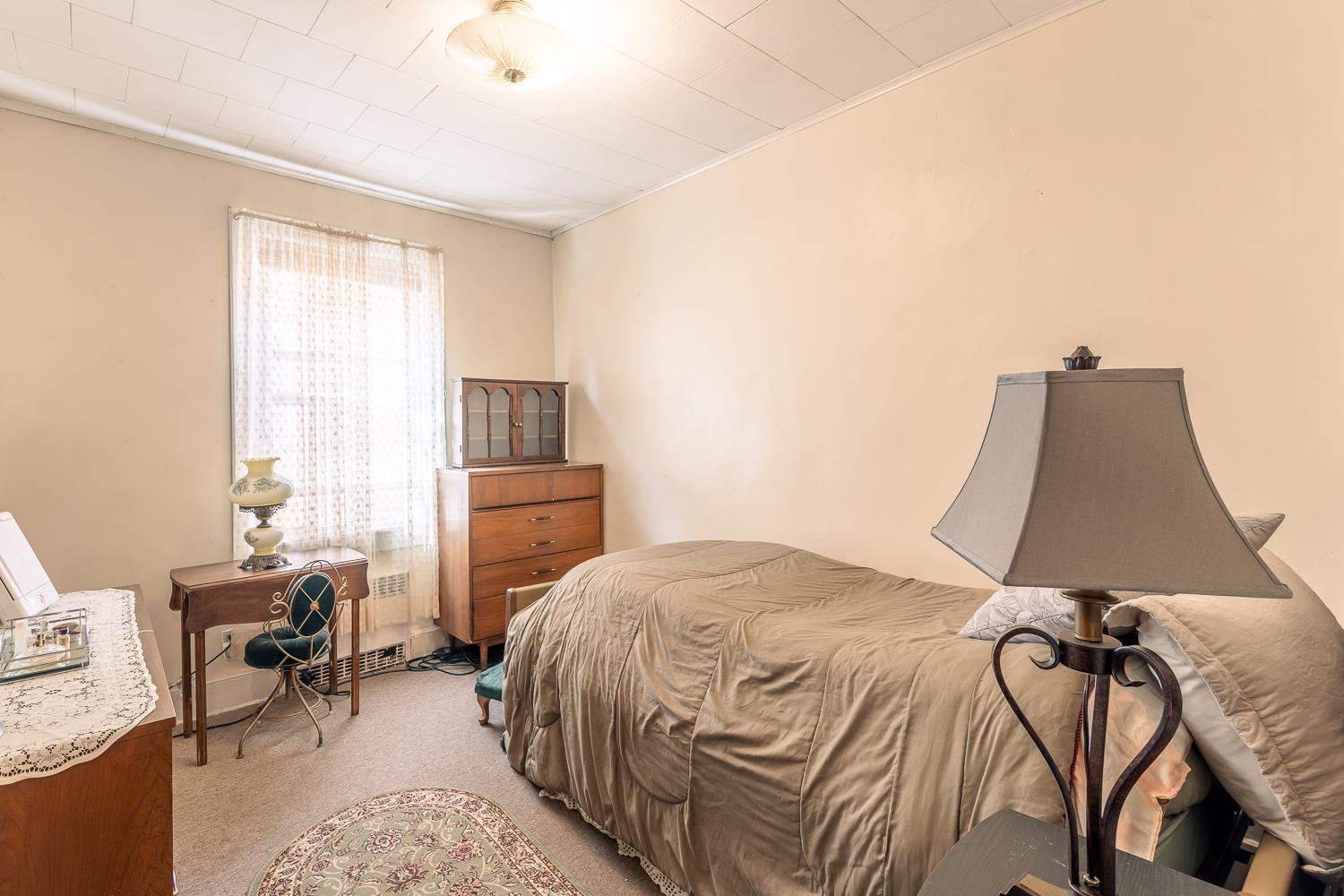 25-68 34th Street Building