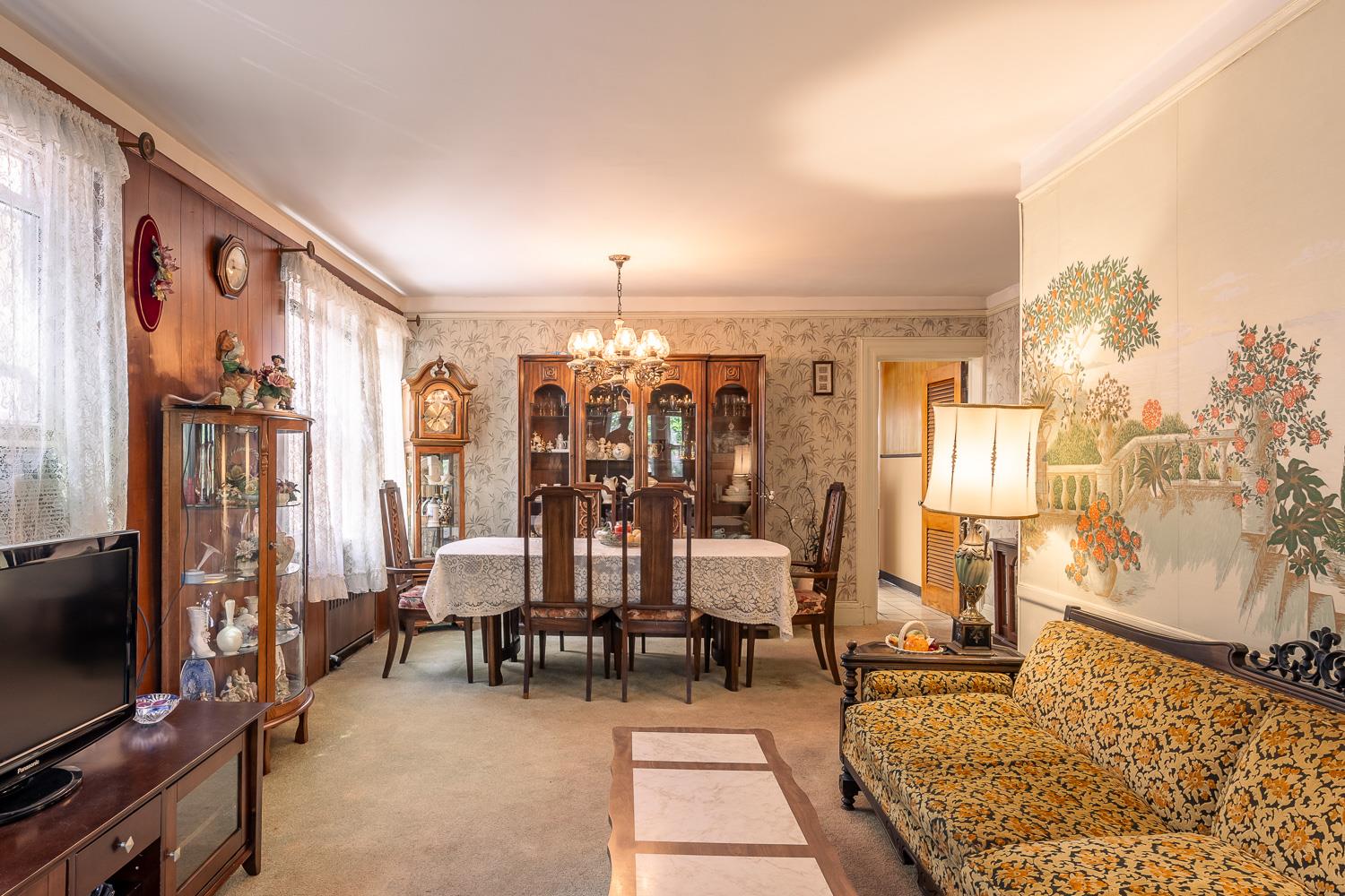 25-68 34th Street Building