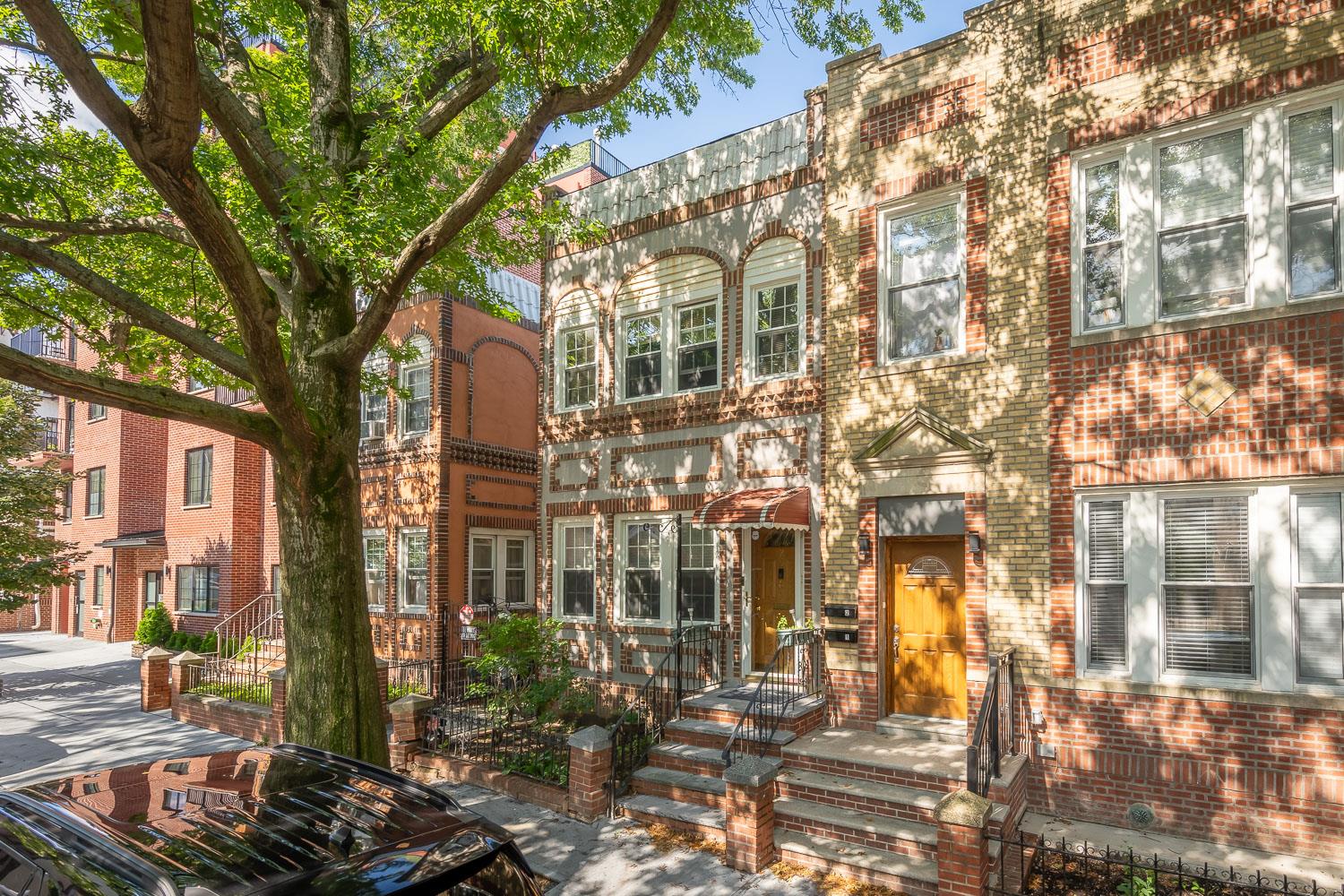 25-68 34th Street Building