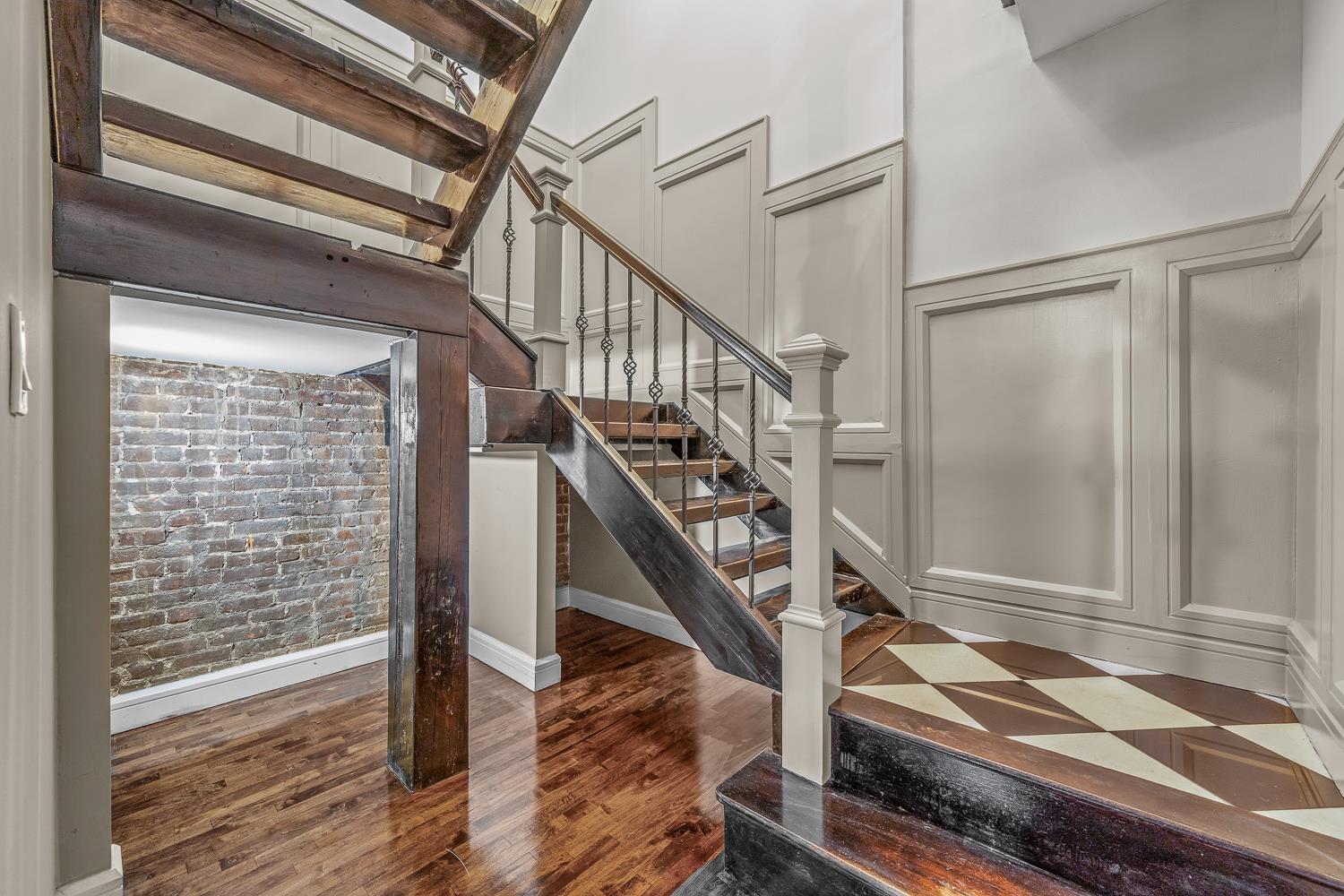 18-10 Astoria Boulevard