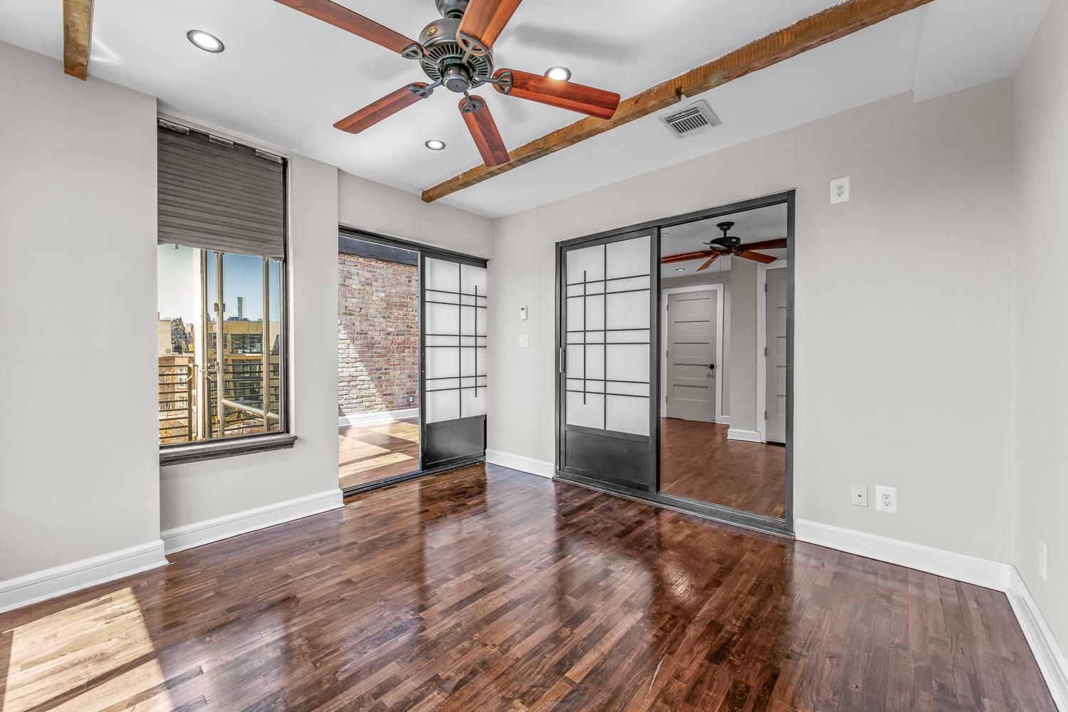 18-10 Astoria Boulevard