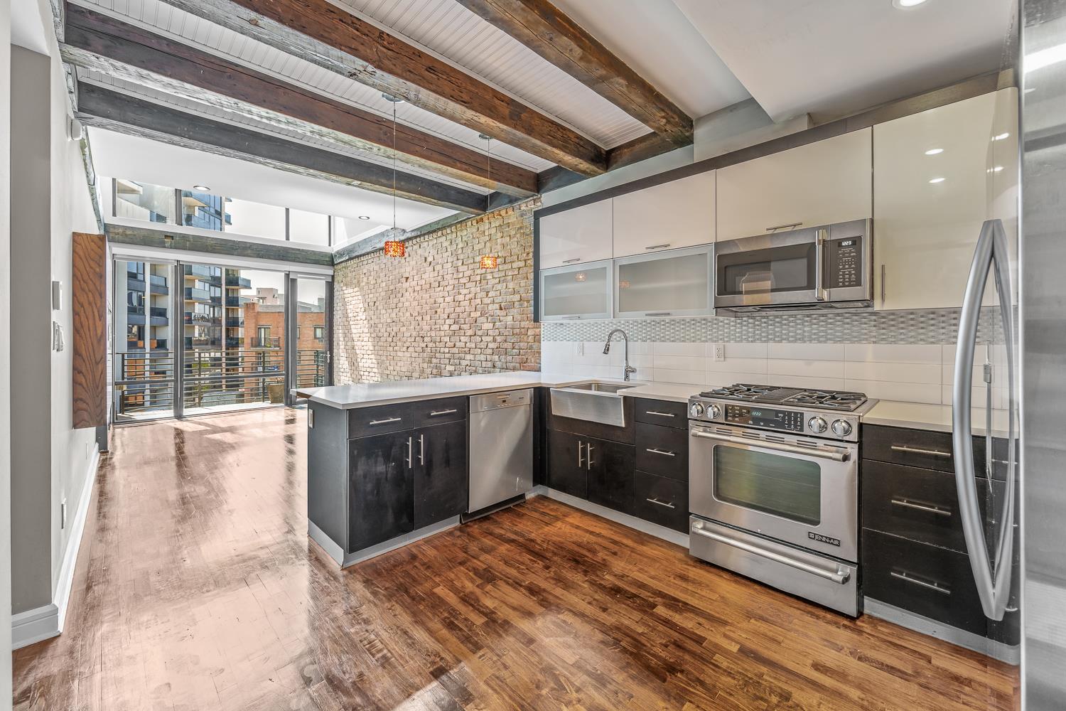 18-10 Astoria Boulevard