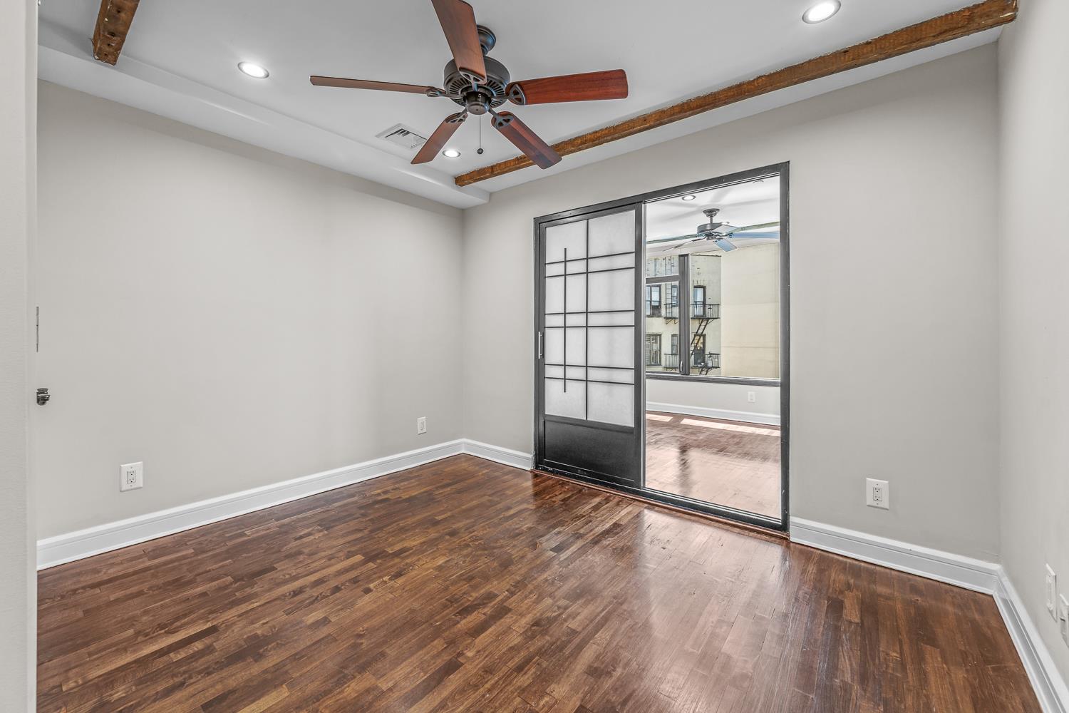 18-10 Astoria Boulevard