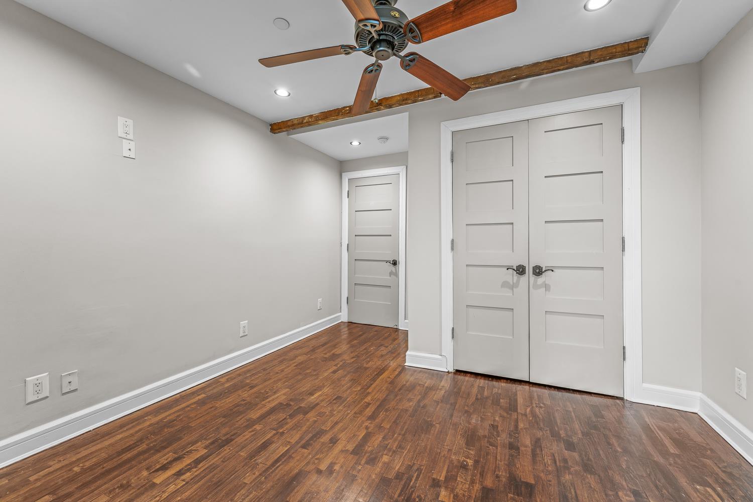 18-10 Astoria Boulevard