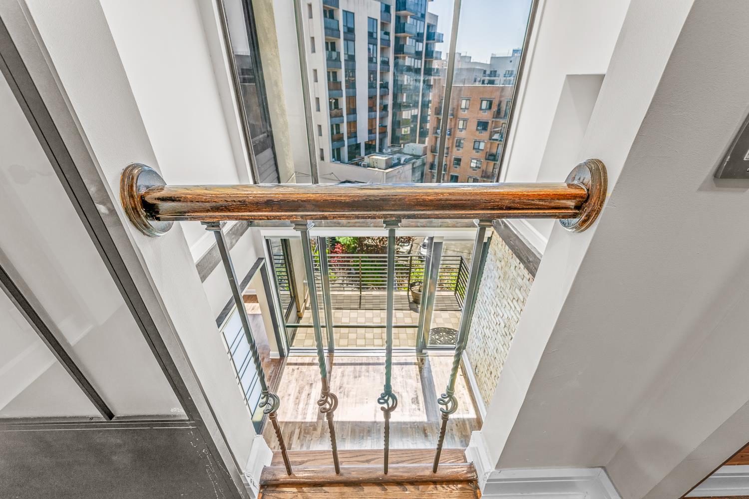 18-10 Astoria Boulevard